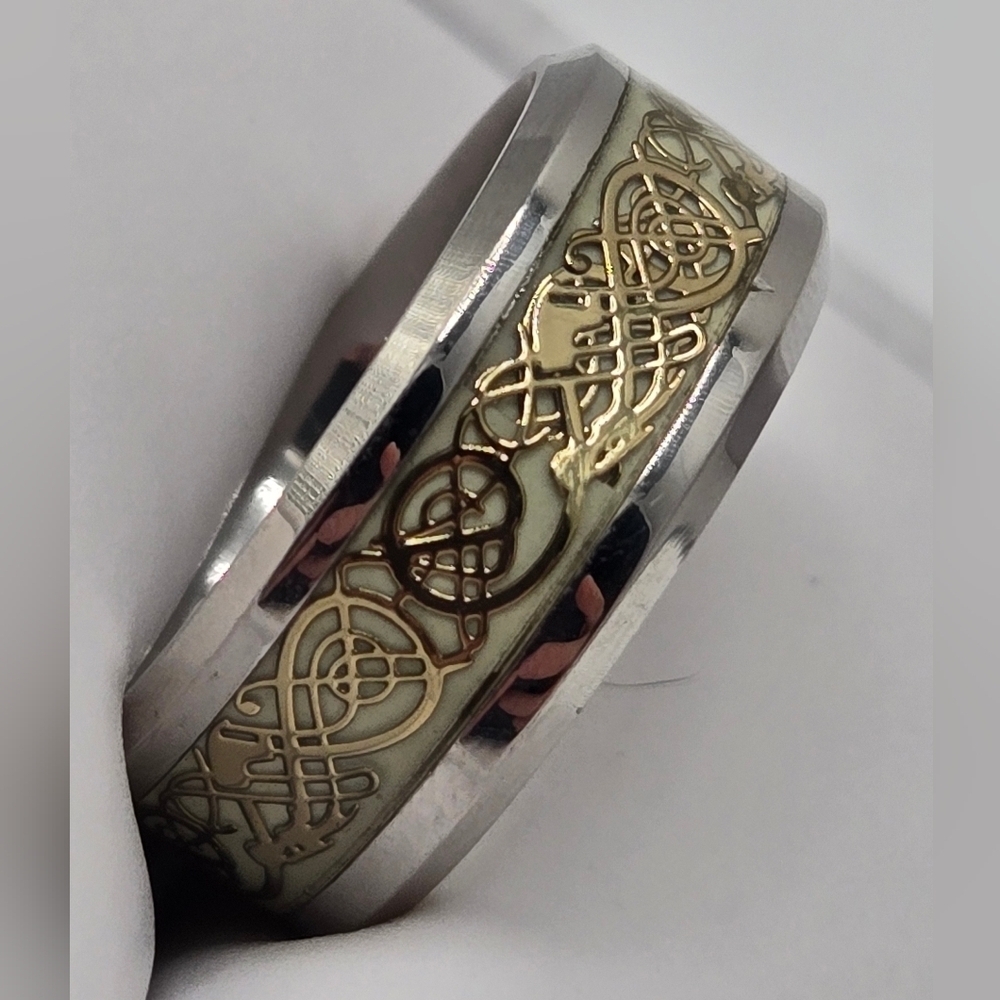 ✨2/$10✨ Wedding Band Celtic Dragon Stainless Steel Ring Size 7